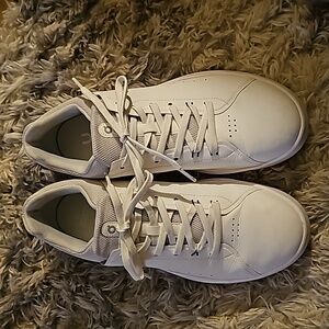Mens On Mens Roger advantage sneakers size 10